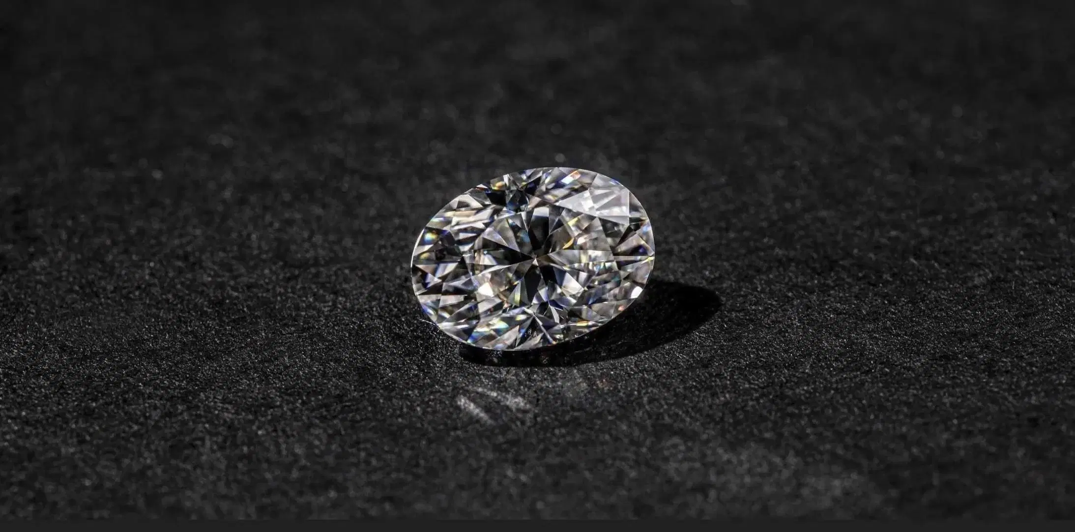 Oval Cut Diamonds | Guide, Proportions, L/W Ratio